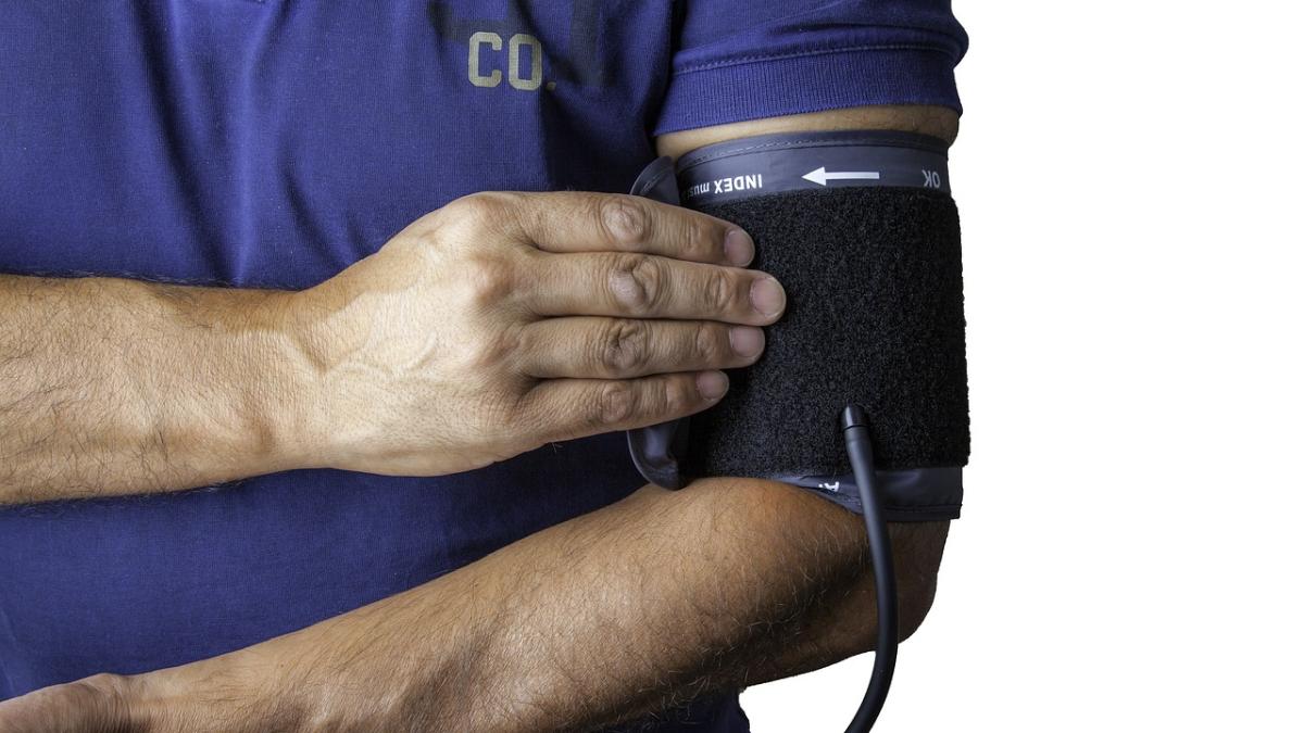 blood_pressure_monitor_1749577_1280_17819300