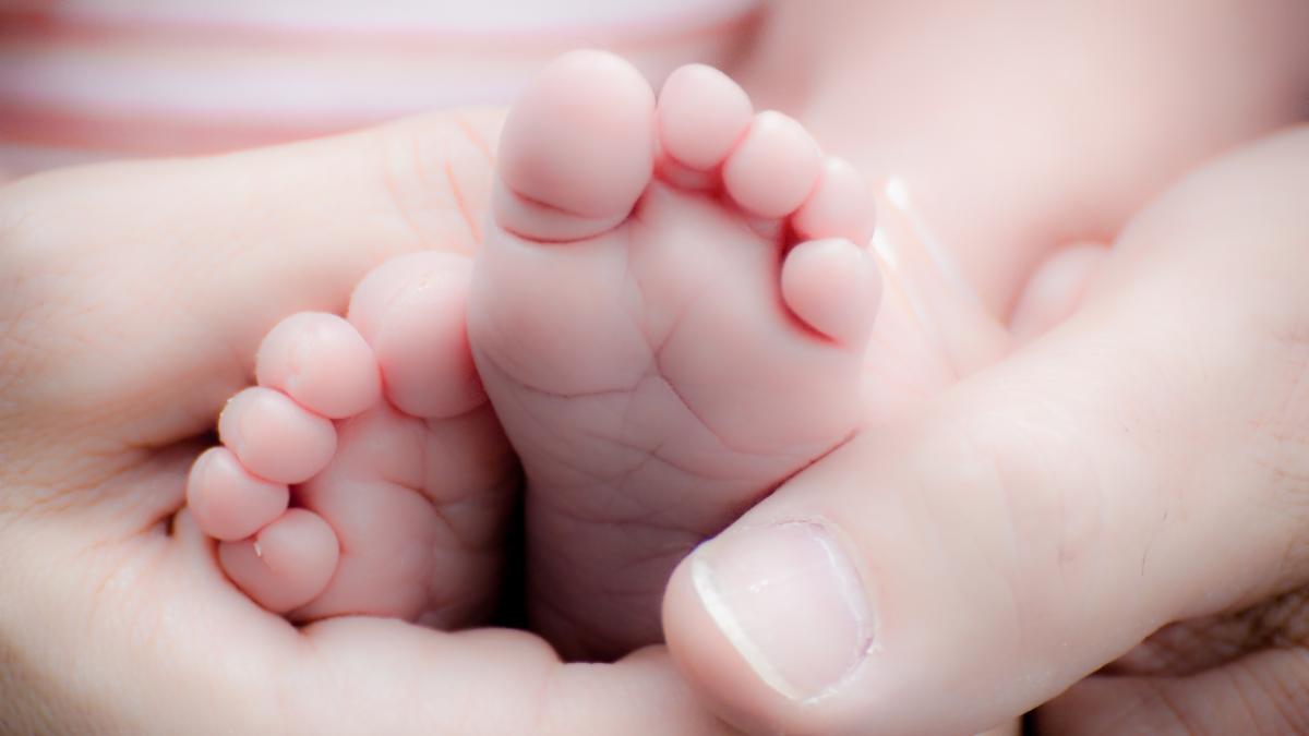 adorable_baby_baby_feet_266011_43935900