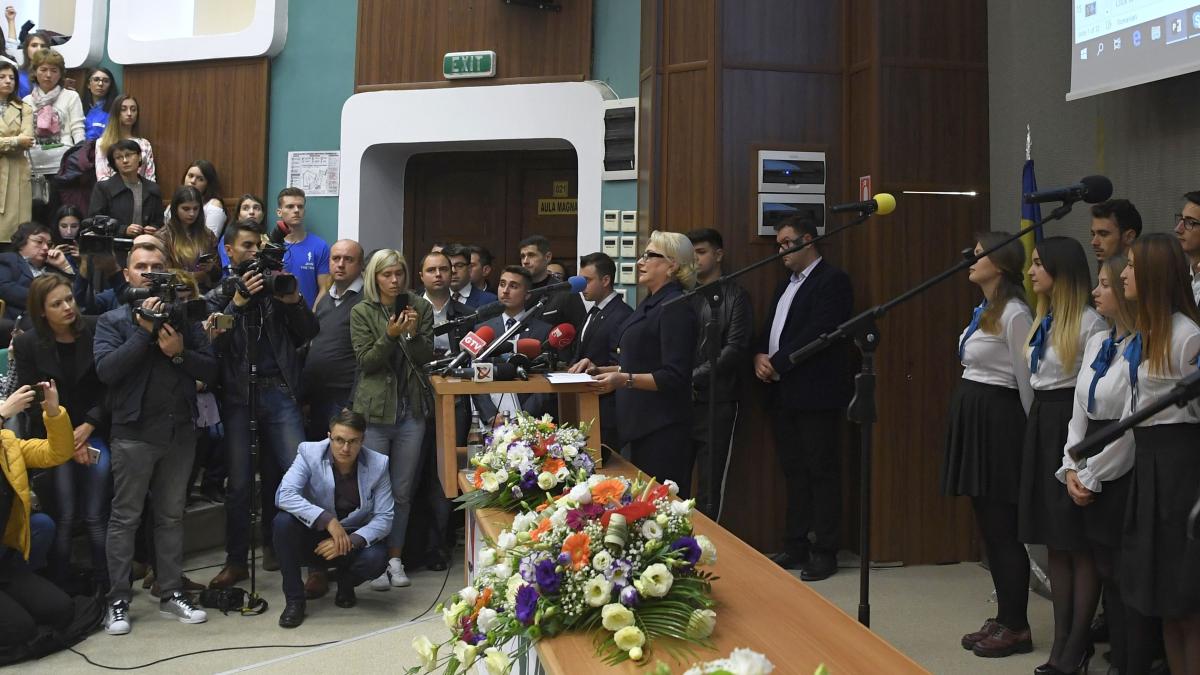 viorica_dancila_umf_craiova_deschidere_an_universitar_gov_ro_20521800