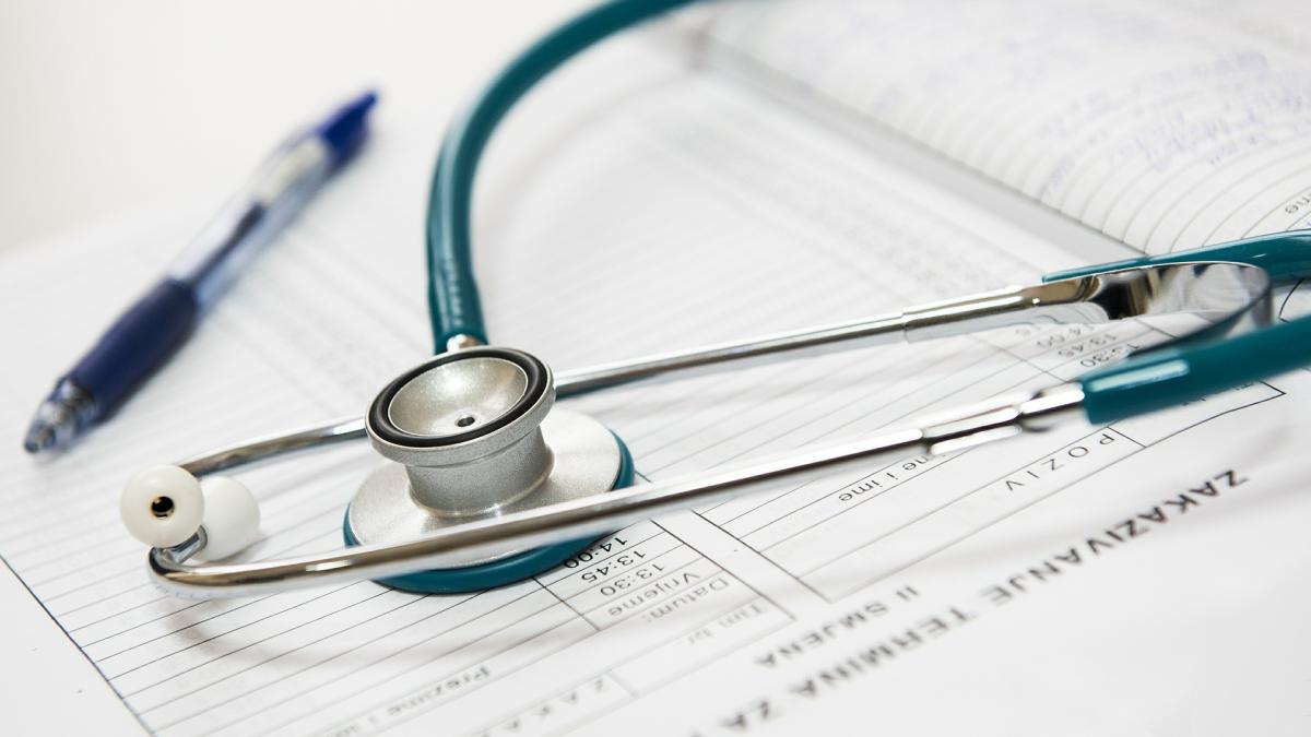 asistenta_medicala_55876400