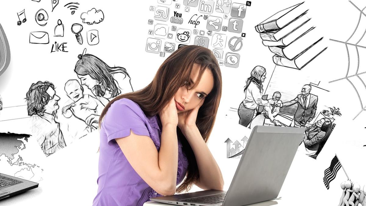 femeie_laptop_informatii_36771600