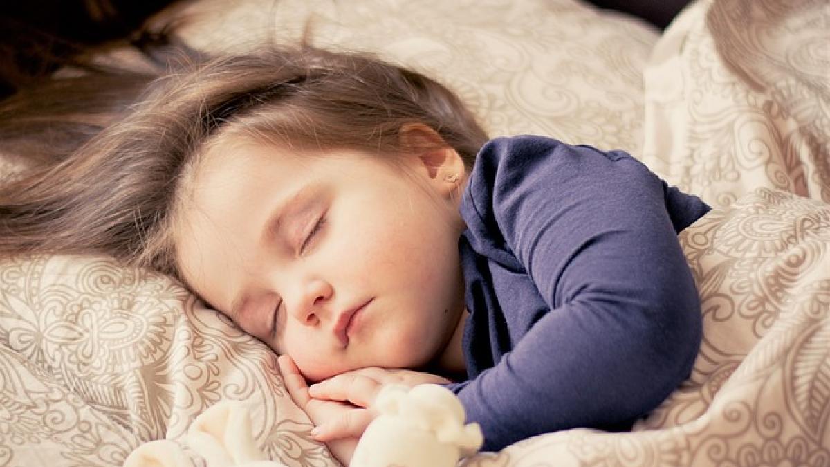 copil__somn__dormit__doarme_19381600
