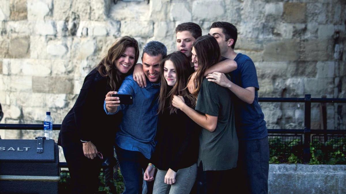 familie_mare_copii_87753800