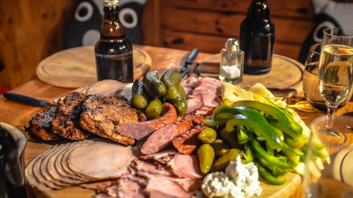 carne_sarbatori_masa_carnati_25042700