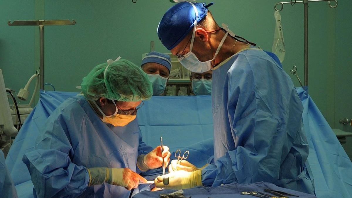 operatie_spital_sala_chirurgie_interventie_medic_chirurg_12521000