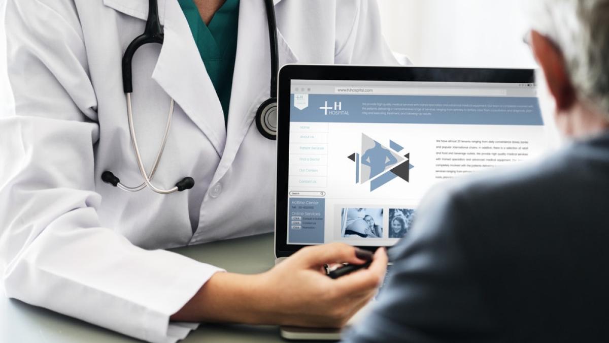 medic_date_medicale_sistem_coputer_pacient_07784500