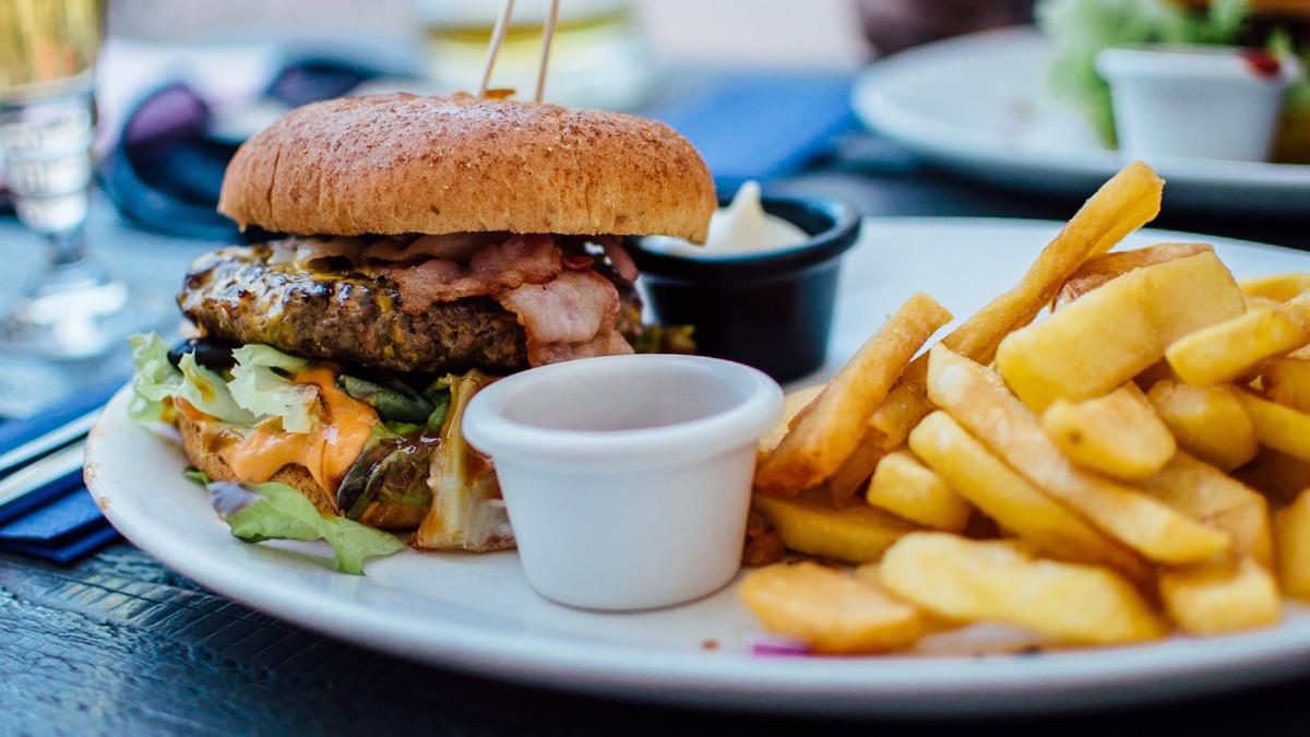 hamburger_fast_food_20939200
