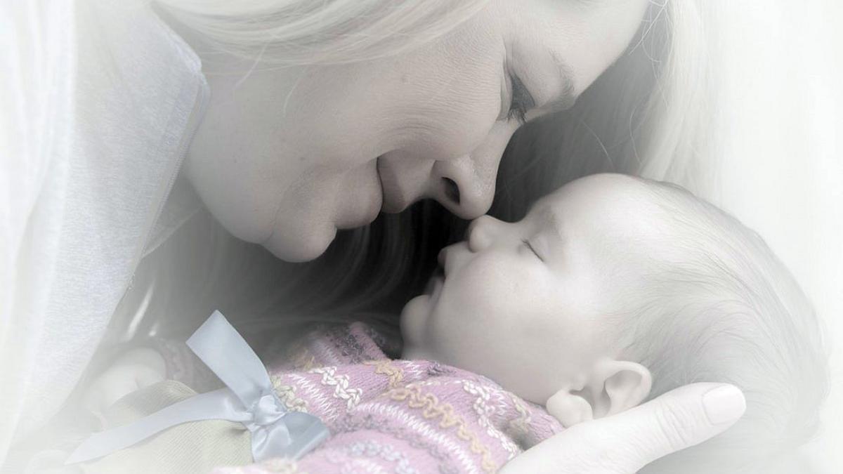 mama_bebelus_nou_nascut_01427300