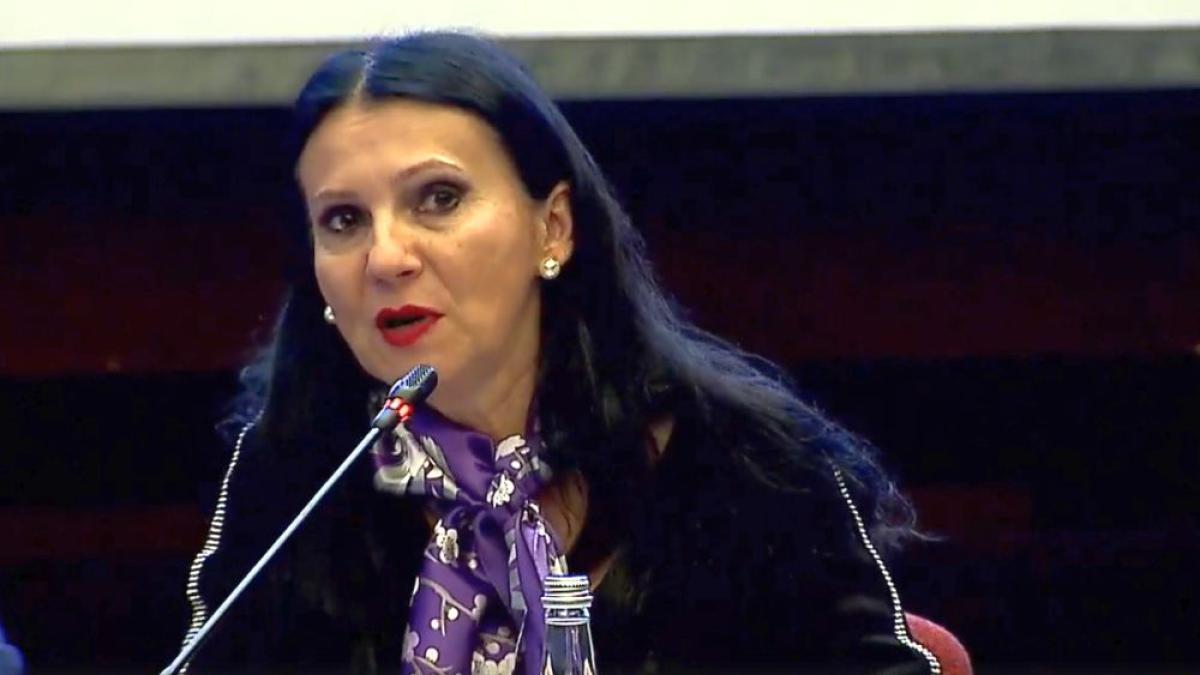 sorina_pintea_conferinta_asigurari_1_52897600