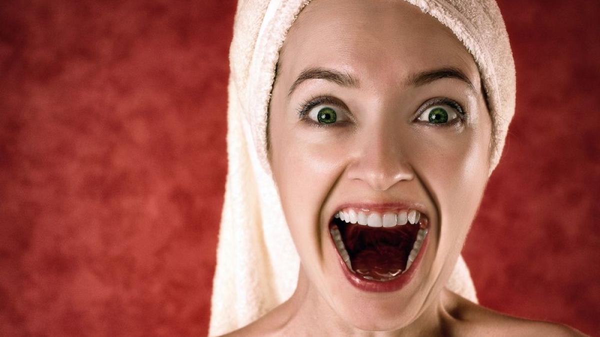 surpriza_emotie_sperietura_speriata_94982000