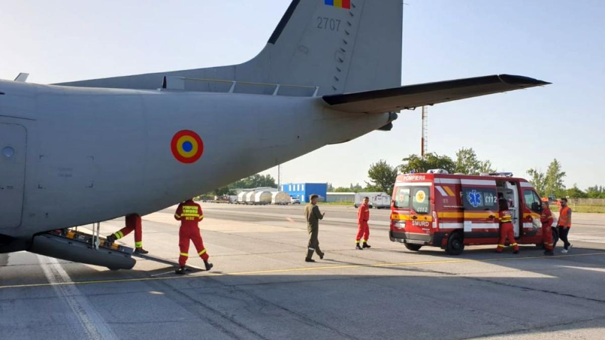 pacient_ambulanta_avion_transport_foto_mapn_34563500