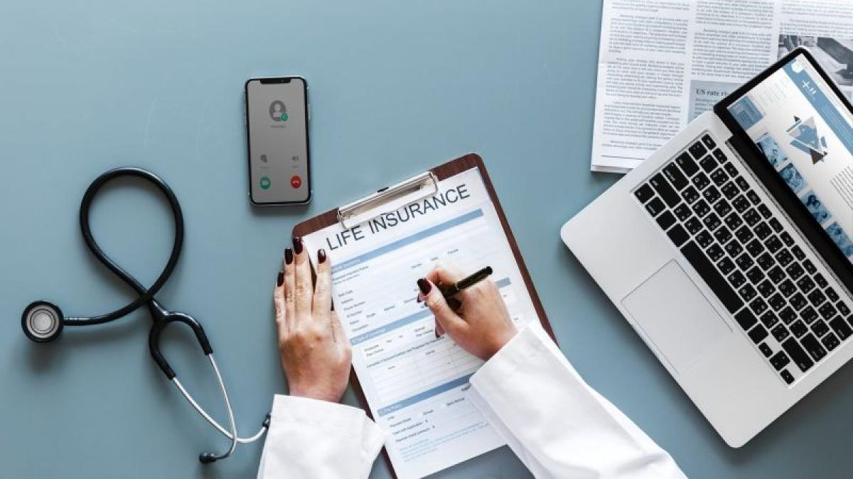 fisa_medicala_stetoscop_telefon_germeni_28141300