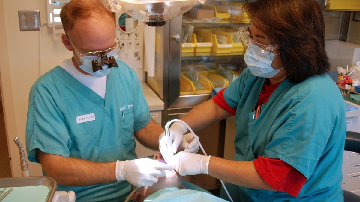 dentist_1025338_1280_63427900