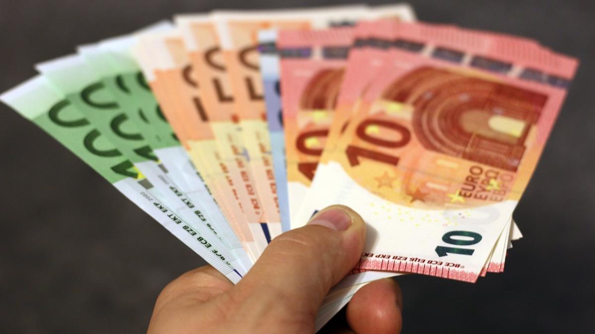 money_1005464_1280_88888400