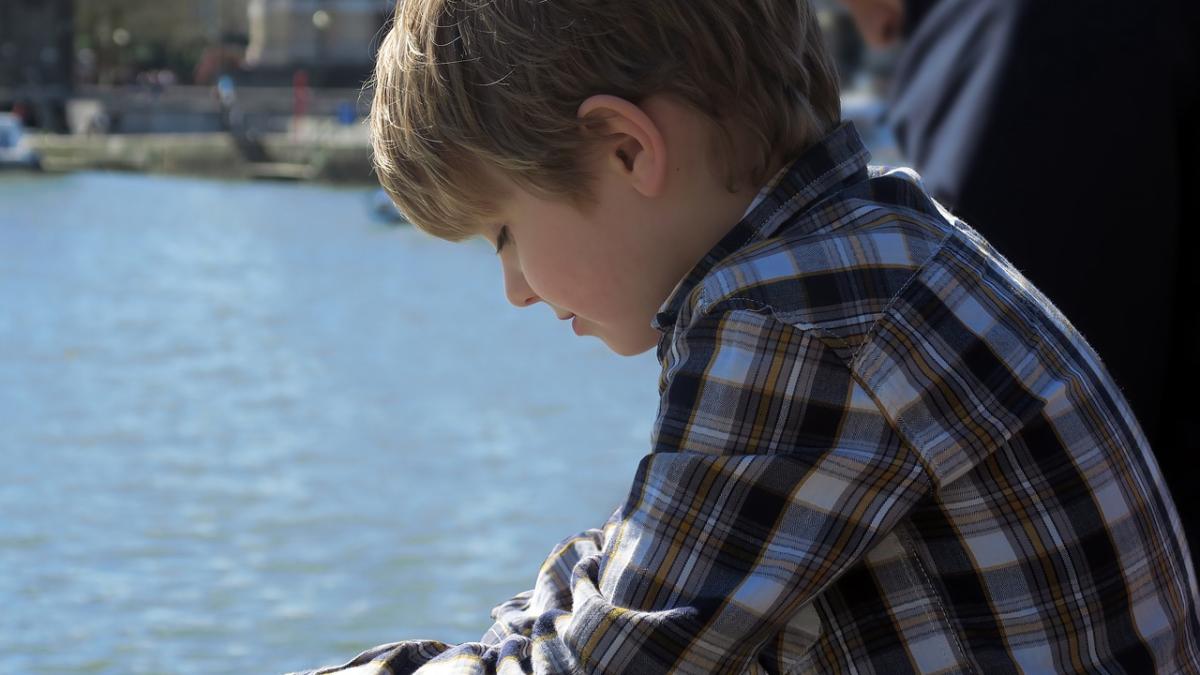 boy_2208513_1280_93274400