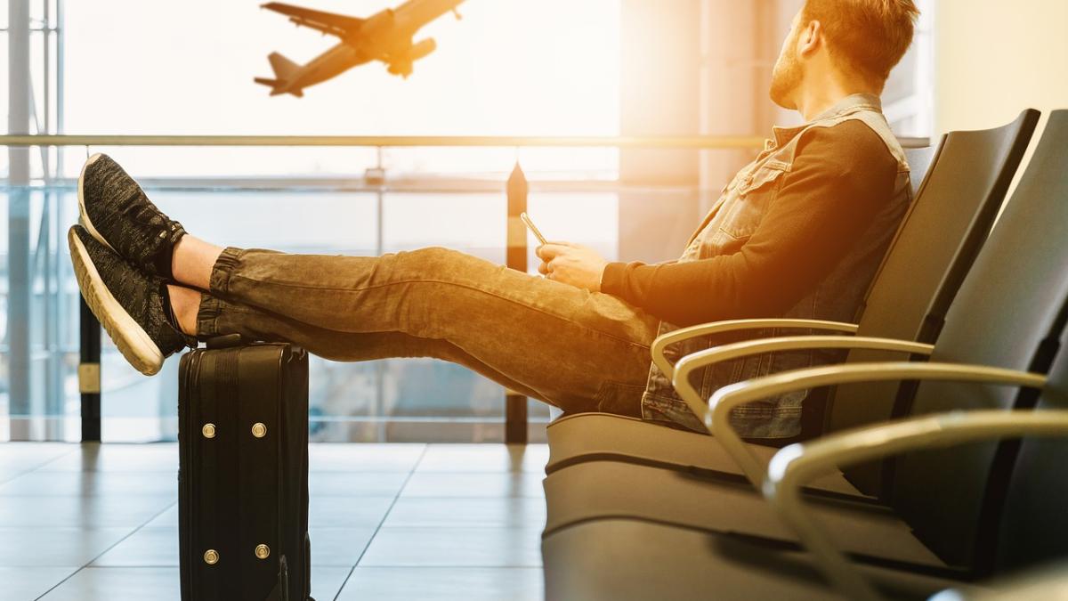 airport_3511342_1280_35359200