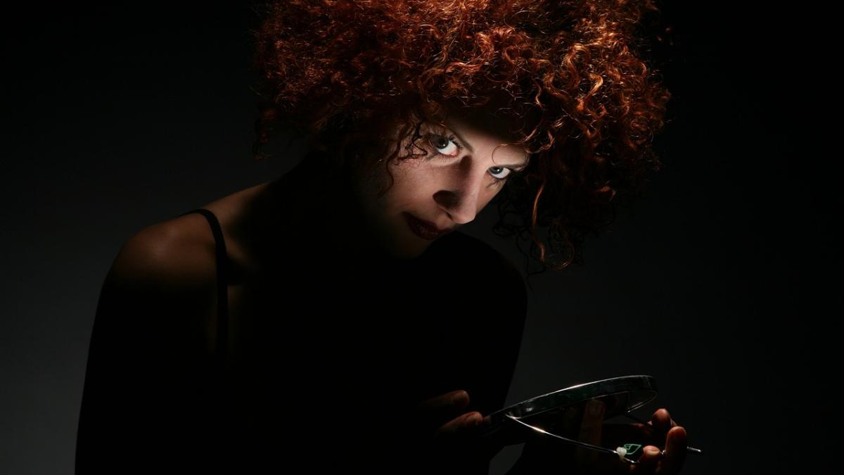 woman_1283228_1280_11799400