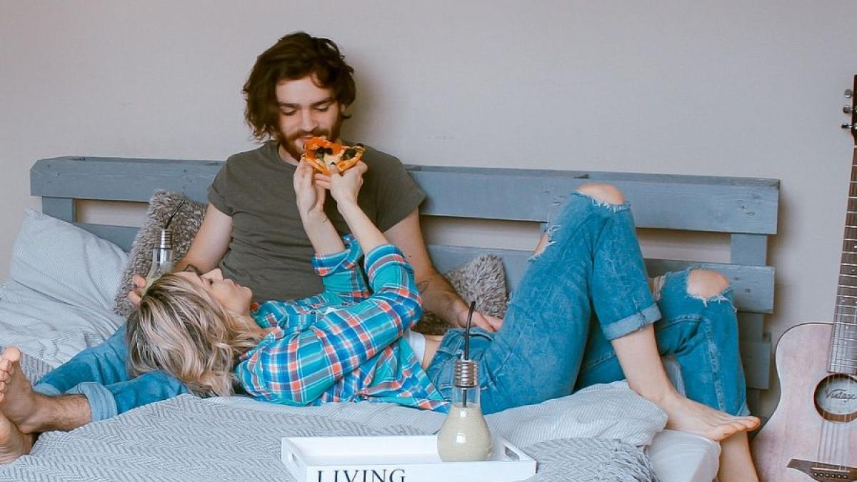 mancat_mancare_pat_pizza_93028500