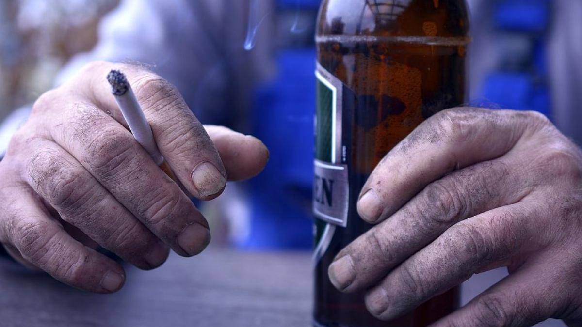 bautura_alcool_fumat_barbati_97496300