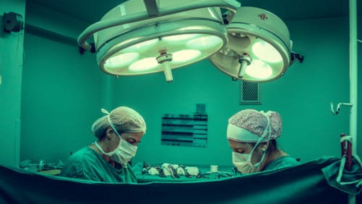 doctori_chirurgie_45845700