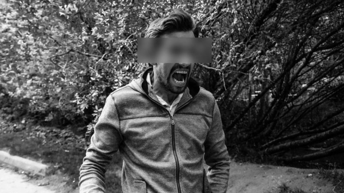 barbat_furios_blurat_72899900
