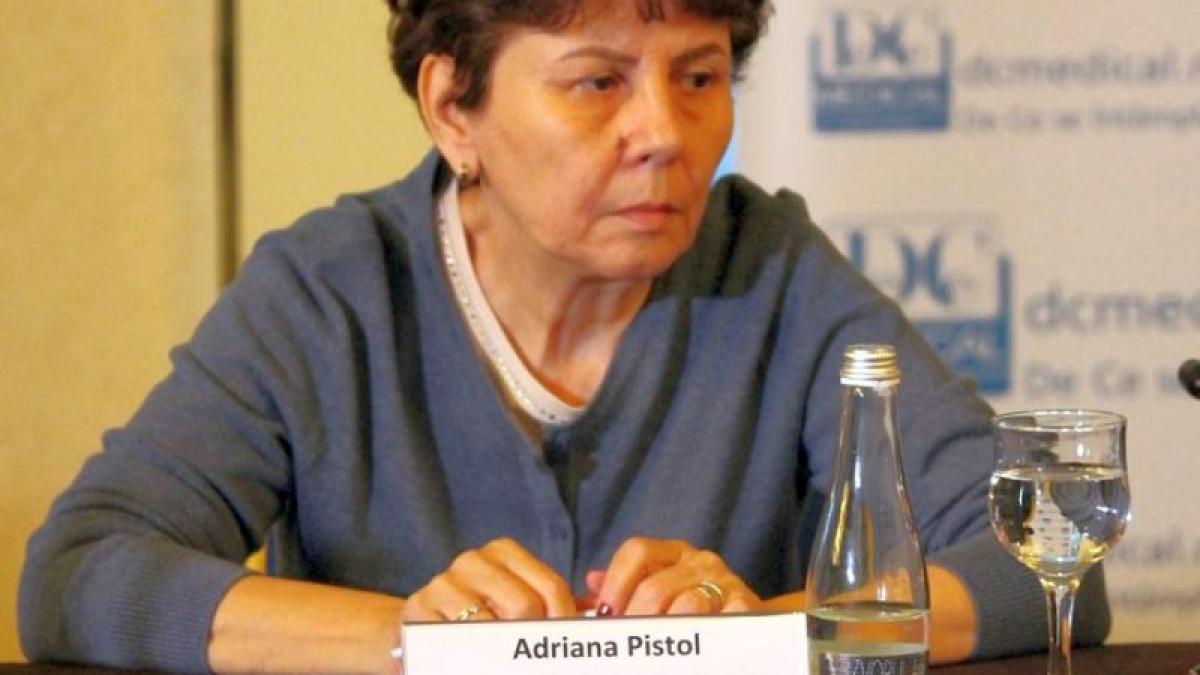 adriana_pistol1_45580800