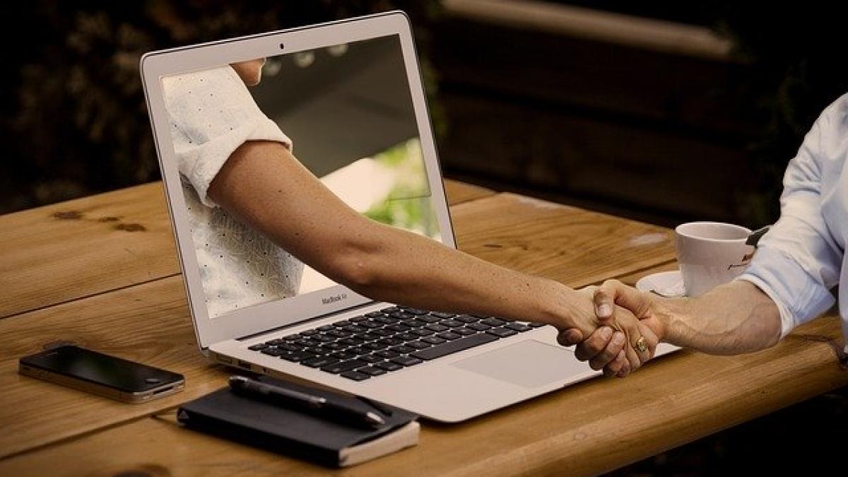 handshake_3382503_640_23157300
