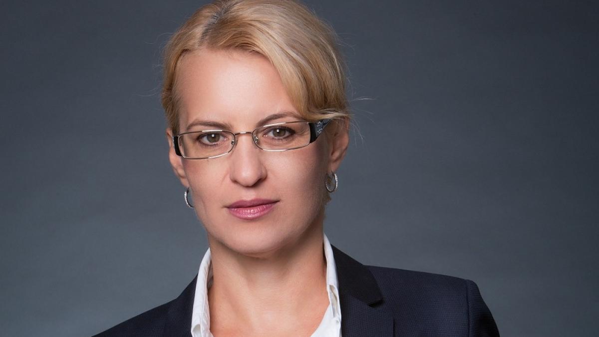 dr__iulia_ionescu_sanofi_romania_87179200