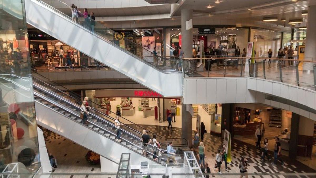mall_76154100