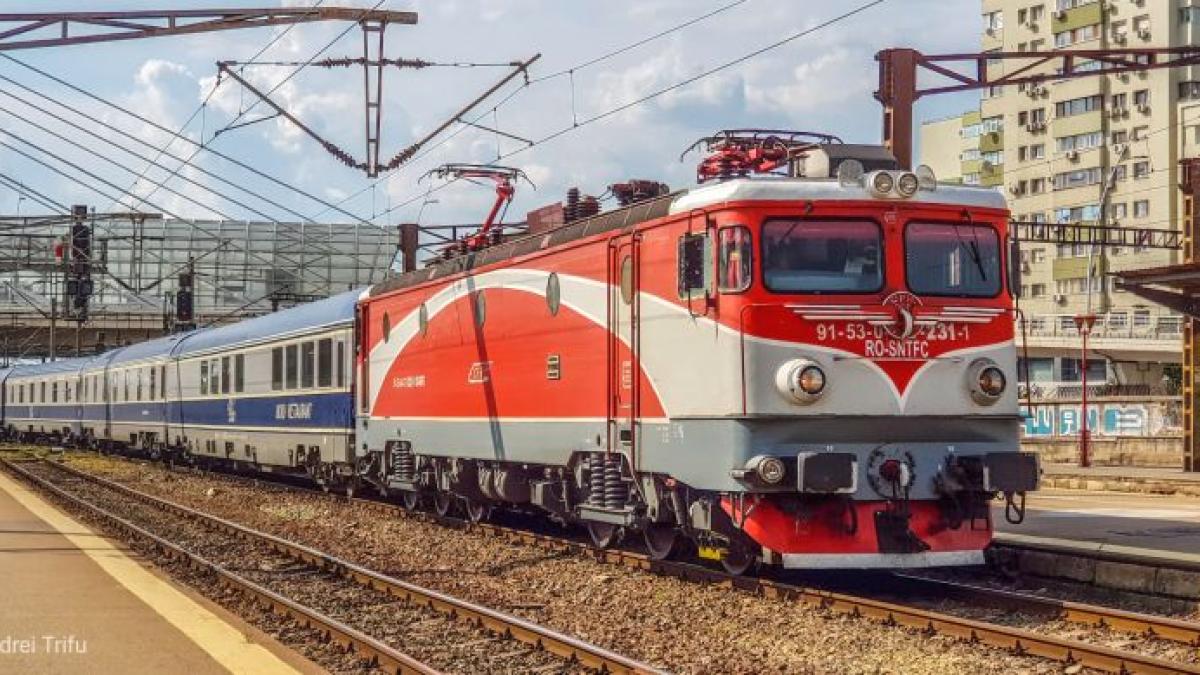 foto_cfr_tren_calatori_facebook_57623200