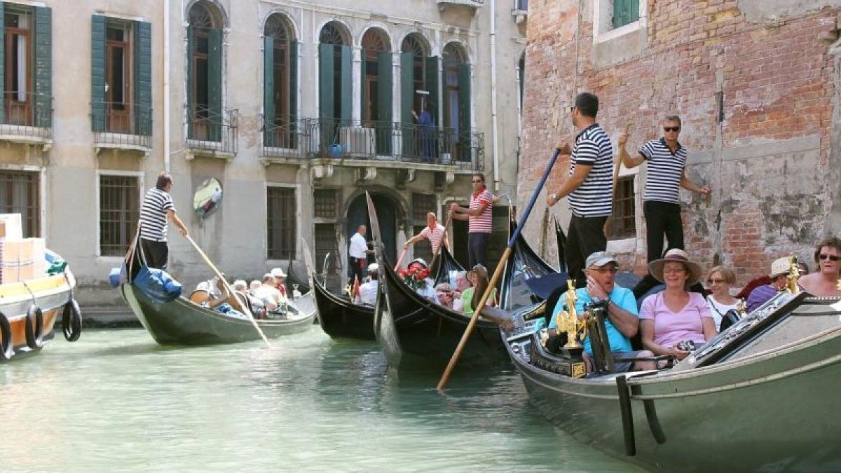 gondola_gondolieri_venetia_63427800