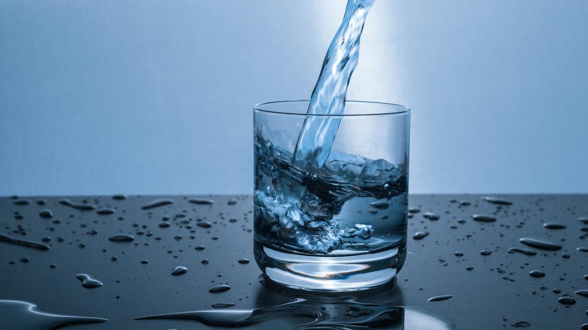 water_2296444_1280_88128100