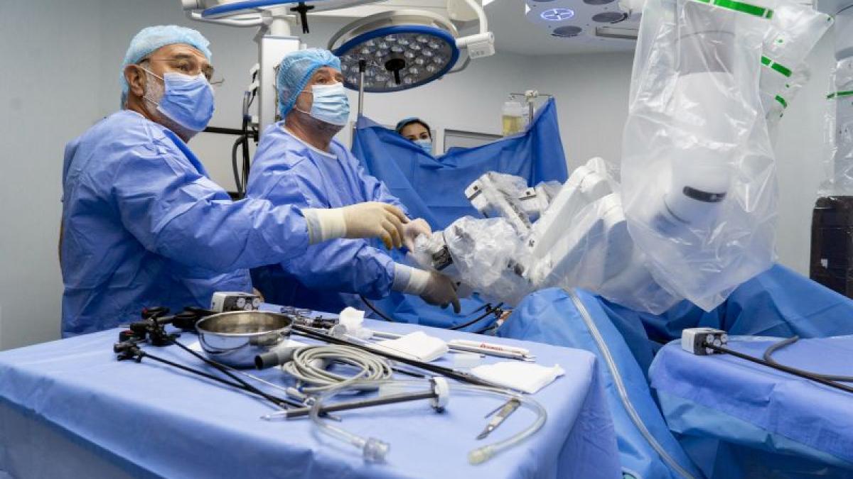 sanador_4_chirurgie_robotica_24867400