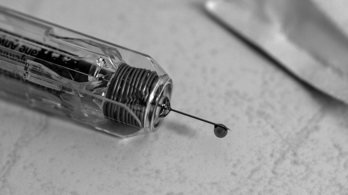 vaccin_injectie_seringa_58820400