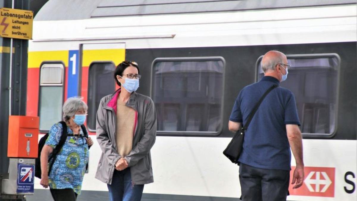 tren_covid_masca_statie_81342700