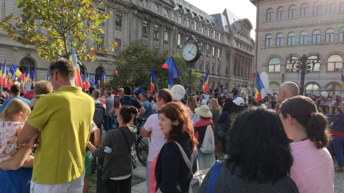 protest_masca_piata_universitatii_5_86000700