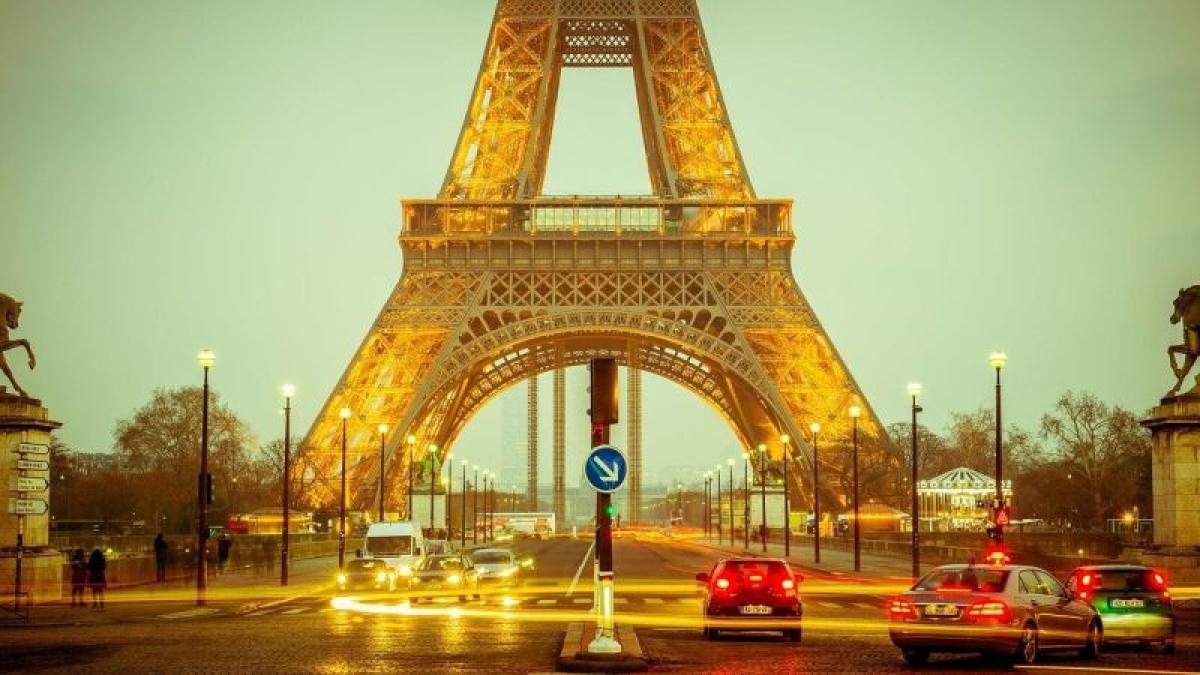 paris_turnul_eiffel_foto_pixabay_68117300