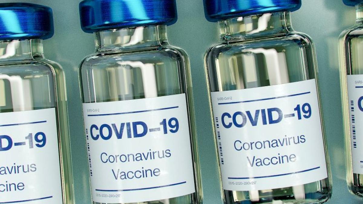 vaccin-covid-moderna-photo-daniel-schludi-on-unsplash_32688800