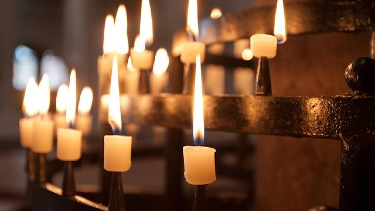 lumanari_biserica_71702000