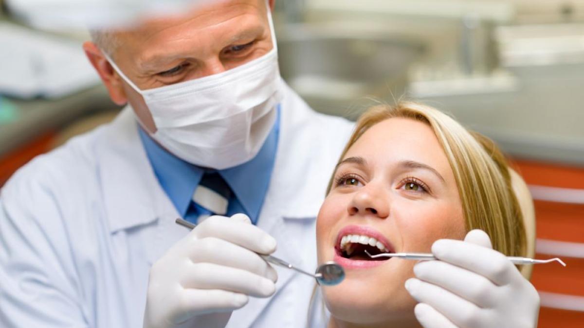 dinti_dentist_stomatolog_medic_dentar_57824400