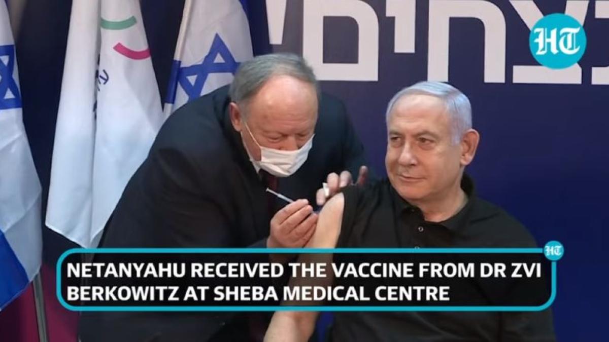 benjamin-netanyahu-dr-herman-berkovits-foto-print-screen-hindustan-times_52710000