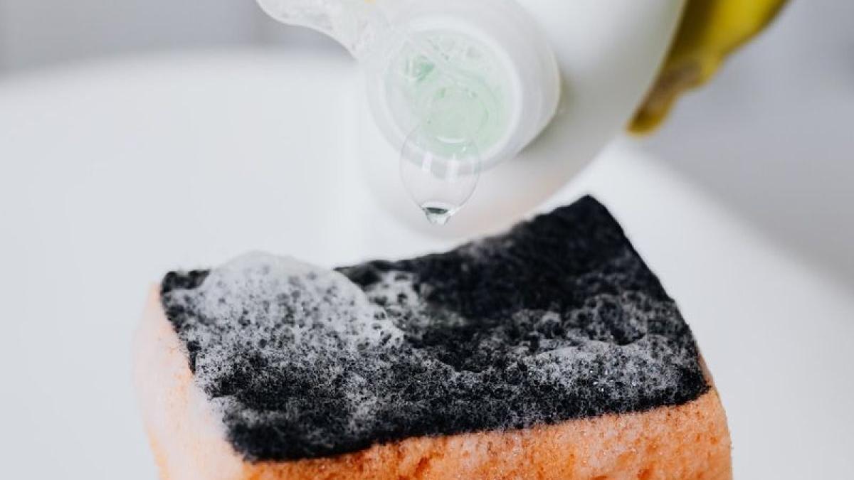 burete-vase-detergent-spalat-pexels-karolina-grabowska_71217100