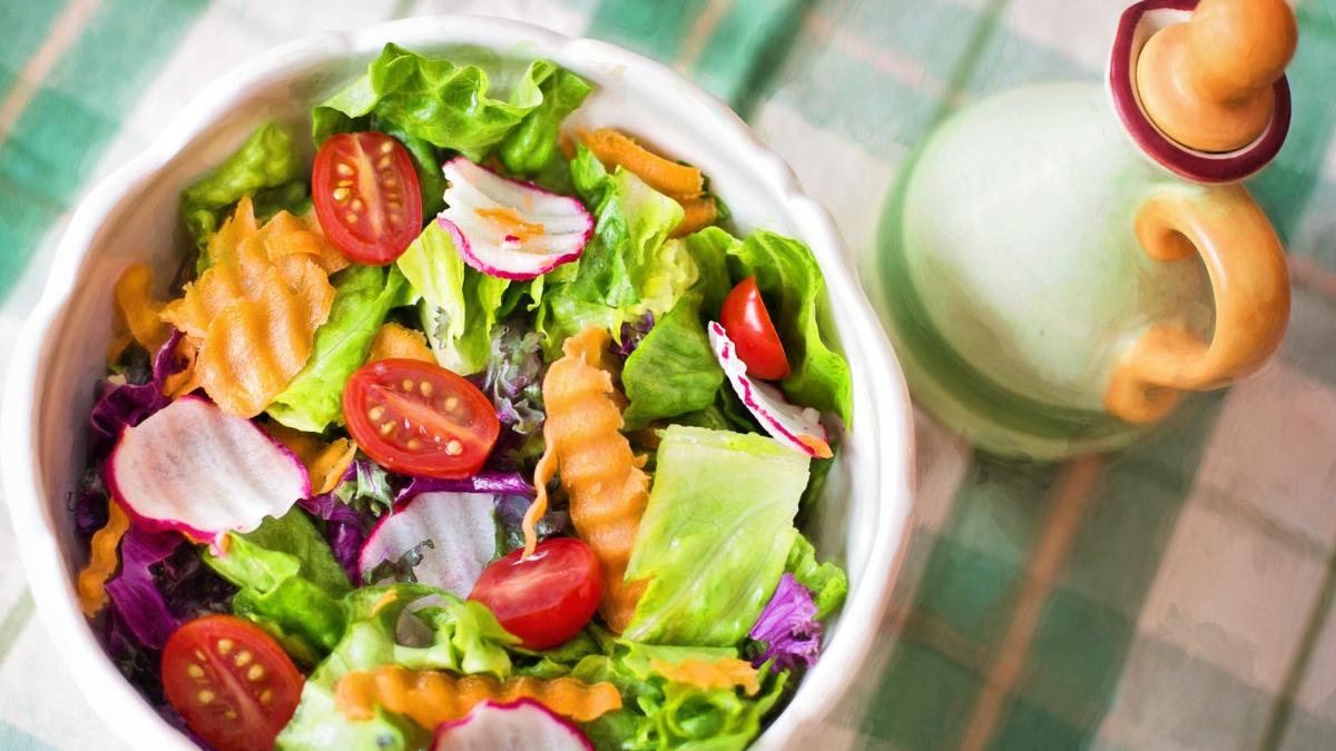 salata-rosii-castraveti_15782500