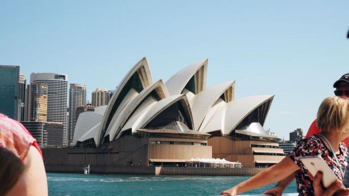 sydney-covid-delta-caroline-voelker-unsplash_77366100