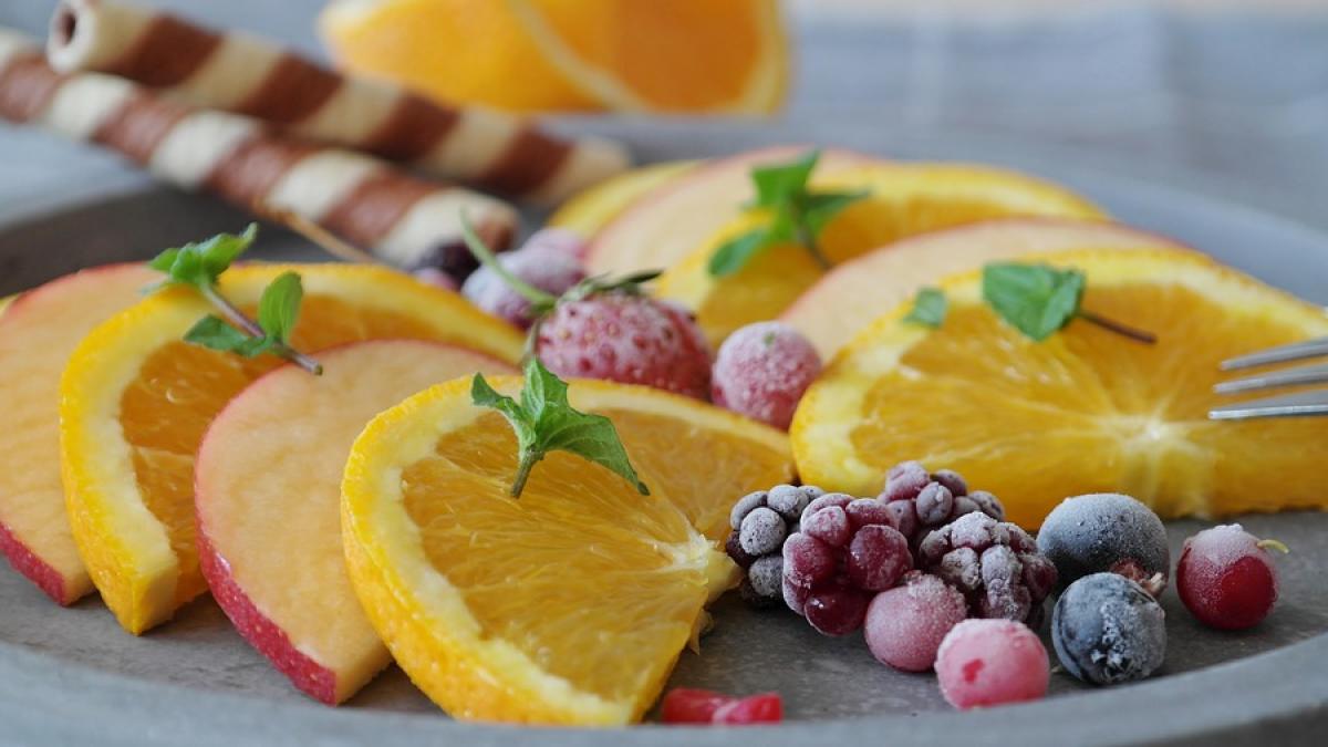 alimente-nutritionist_37379200