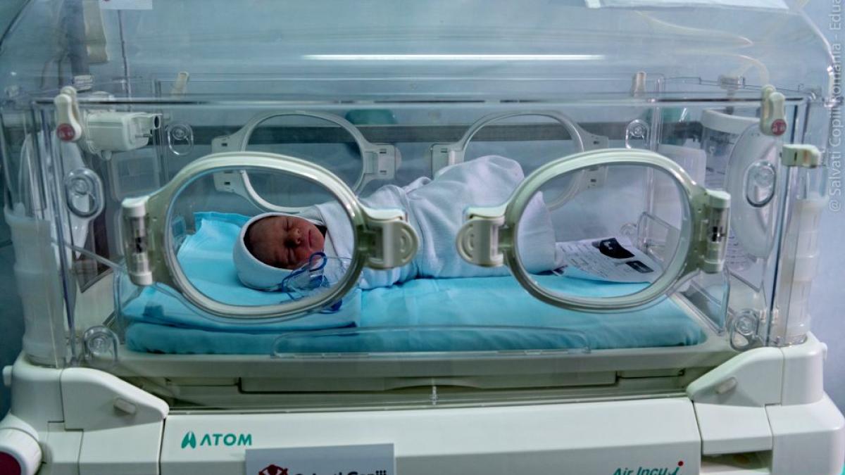 bebelus_neonatologie_incubator_salvati_copiii_romania_89096200