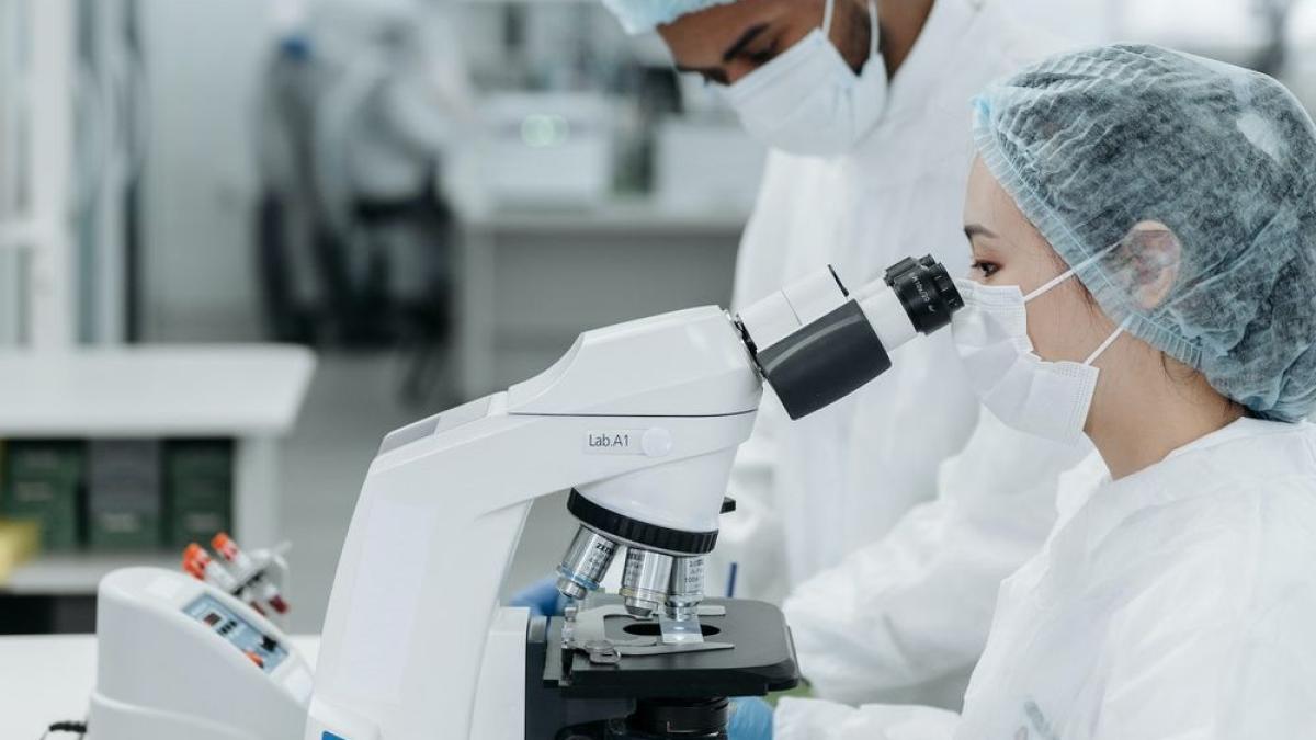 teste-analize-laborator-microscop-pexels-pavel-danilyuk-8442145_73709100