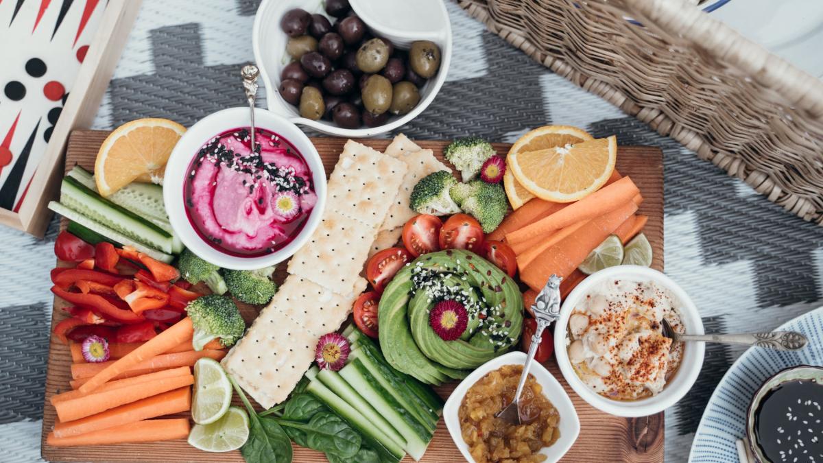 mihaela-bilic-a-demontat-miturile-alimentare-pexels--at-taryn-elliott_22340500
