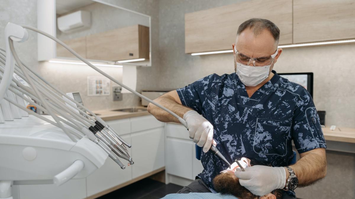 diabetul-si-afectiunile-dentare--foto-pexels--at--pavel-danilyuk_59896500