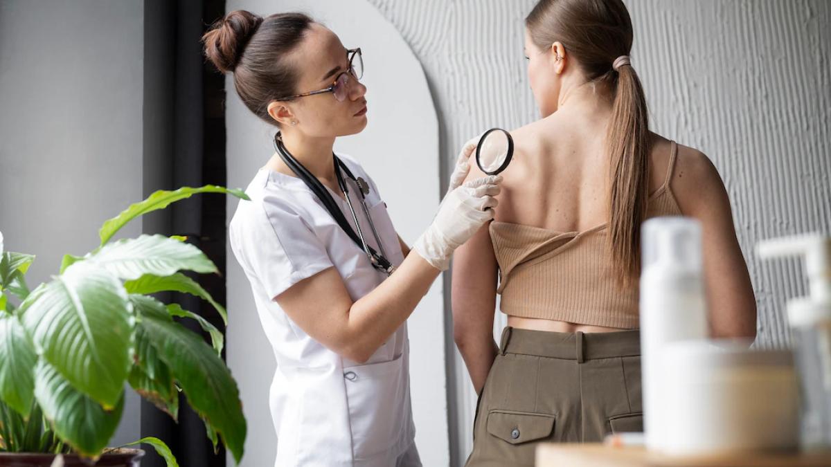 melanomul-cauze-si-variante-de-tratament--foto-freepik--at--freepik_94016800